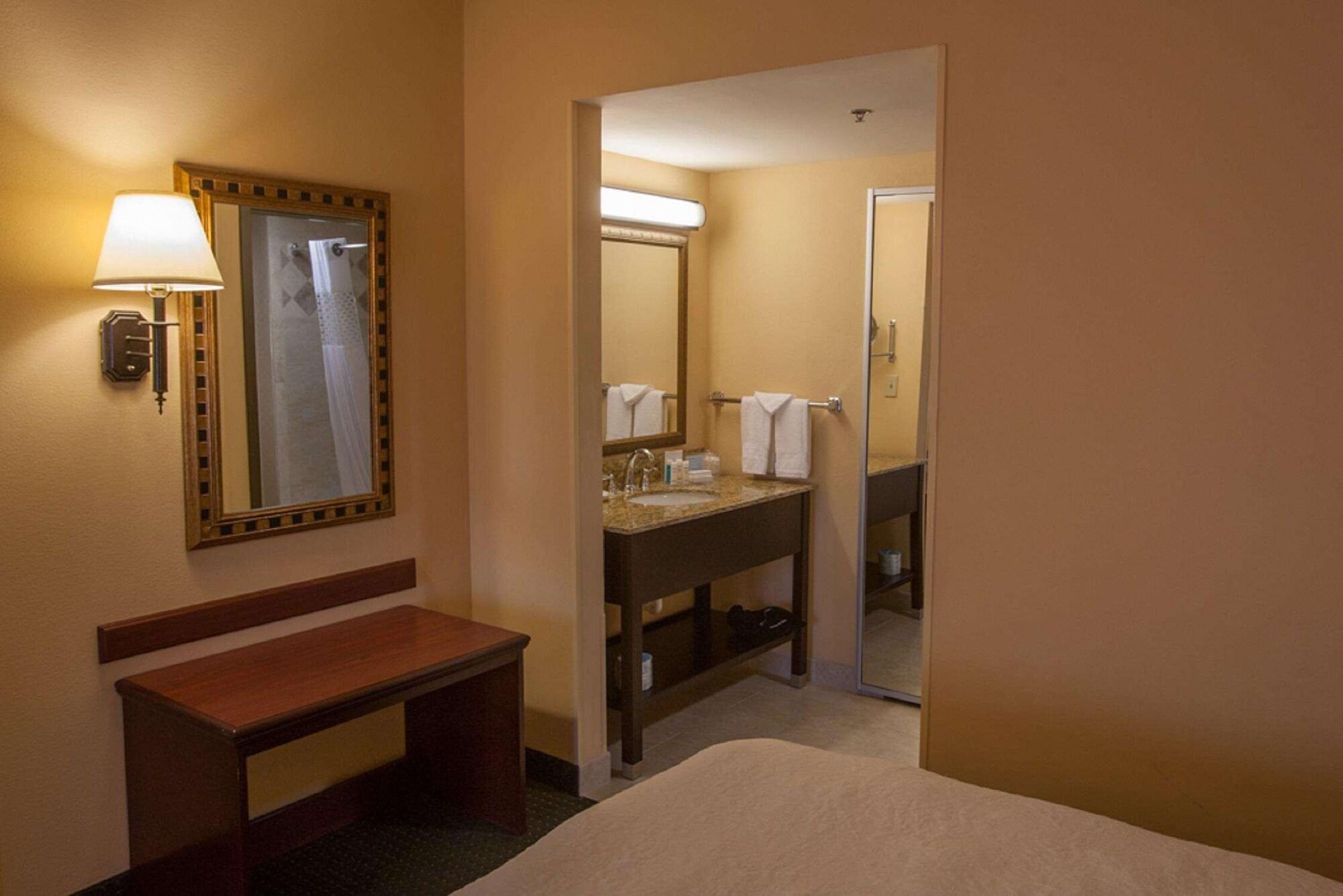 Hampton Inn & Suites Стилуотер Экстерьер фото