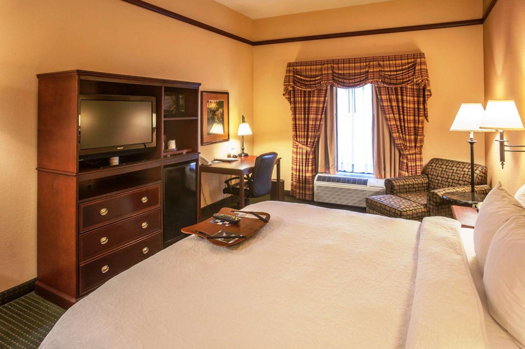 Hampton Inn & Suites Стилуотер Экстерьер фото