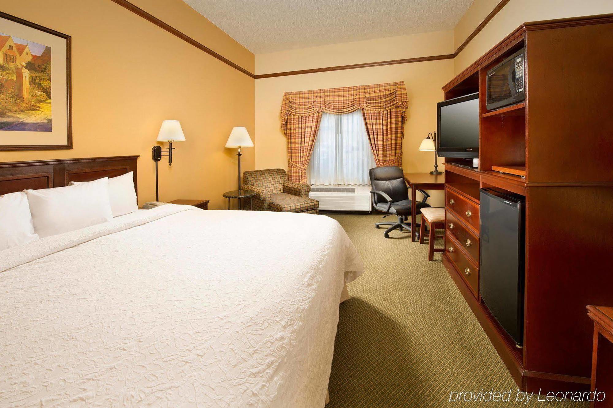 Hampton Inn & Suites Стилуотер Экстерьер фото
