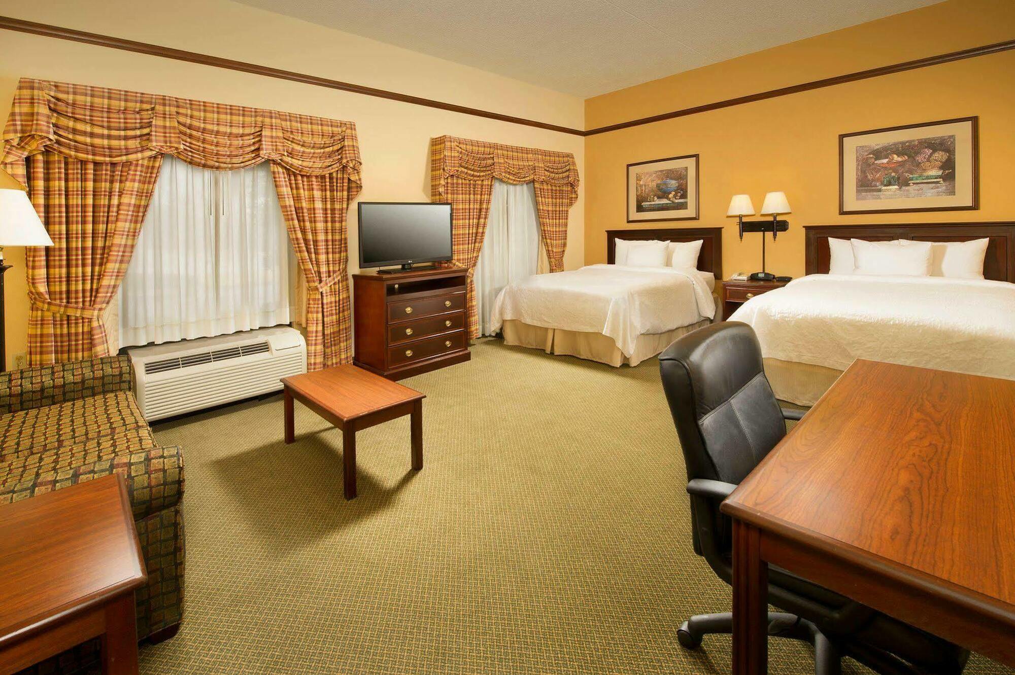 Hampton Inn & Suites Стилуотер Экстерьер фото
